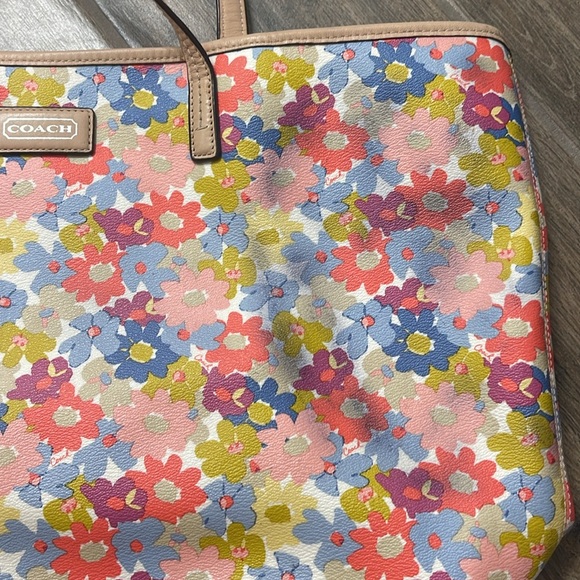 Floral coach tote - Picture 2 of 10